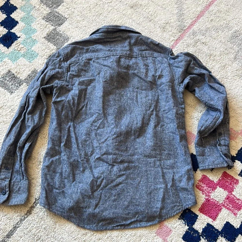 Old Navy Boys Blue Flannel Button Down Size Medium (8)